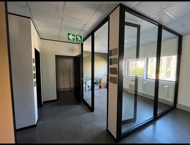 877M² OFFICE TO LET IN CENTURY CITY